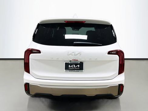 New 2025 Kia Telluride LX image 6