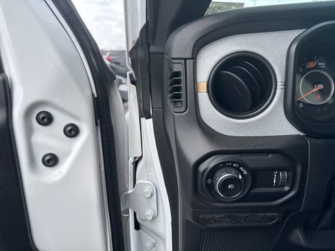 Used 2025 Jeep Wrangler Unlimited Sport AWD/4WD image 11