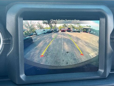 Used 2023 Jeep Wrangler Unlimited Sahara w/ Cold Weather Group AWD/4WD image 15