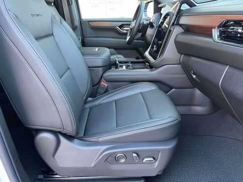 Certified 2026 GMC Yukon Denali w/ Sun & Power Step Package image 24