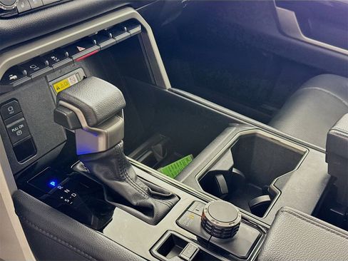 Used 2023 Toyota Tundra Limited image 11