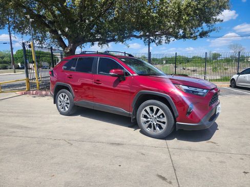 Used 2023 Toyota RAV4 XLE Premium image 1