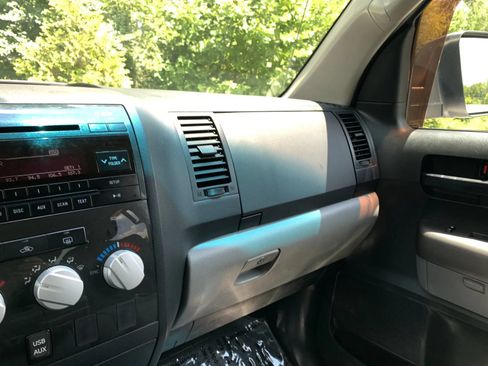 Used 2013 Toyota Tundra 2WD CrewMax w/ Tow Pkg image 17