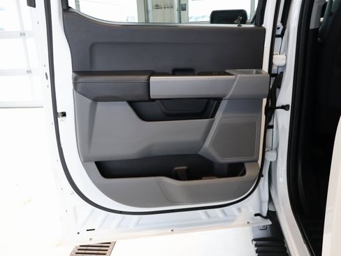 Used 2022 Ford F150 XLT image 25