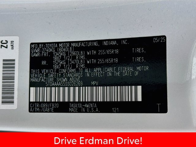 Certified 2025 Toyota Grand Highlander FWD image 32