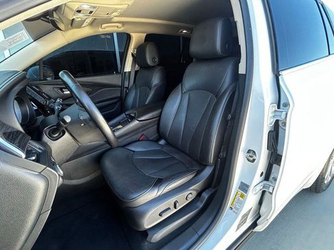 Used 2018 Buick Envision Essence FWD image 18