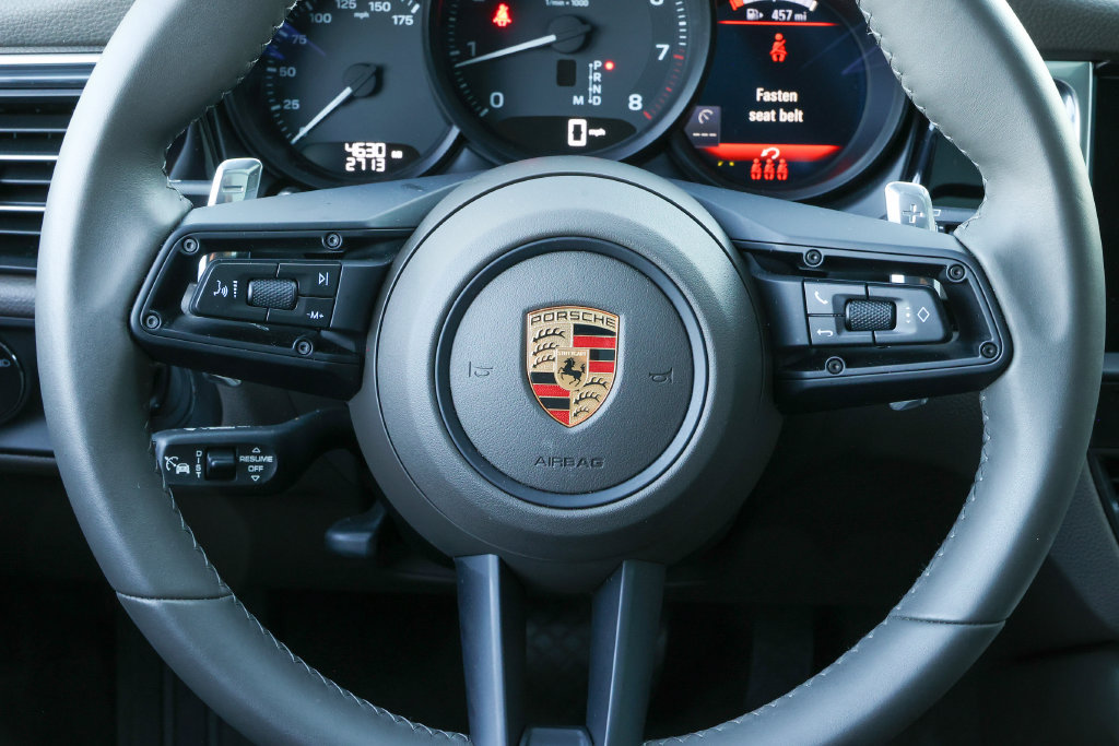 Certified 2026 Porsche Macan AWD/4WD image 36
