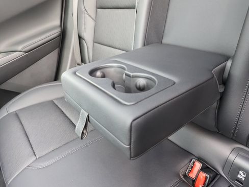 New 2026 Chevrolet Equinox LT w/ Convenience Package II AWD/4WD image 27