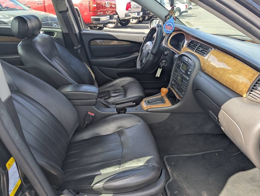 Used 2002 Jaguar X-TYPE 2.5 AWD/4WD image 30