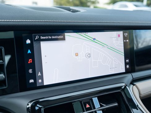 Certified 2025 Porsche Panamera 4 image 28