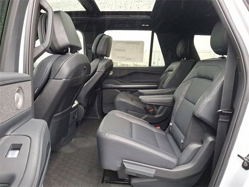 New 2025 Lincoln Navigator L Reserve w/ Jet Appearance Package image 5