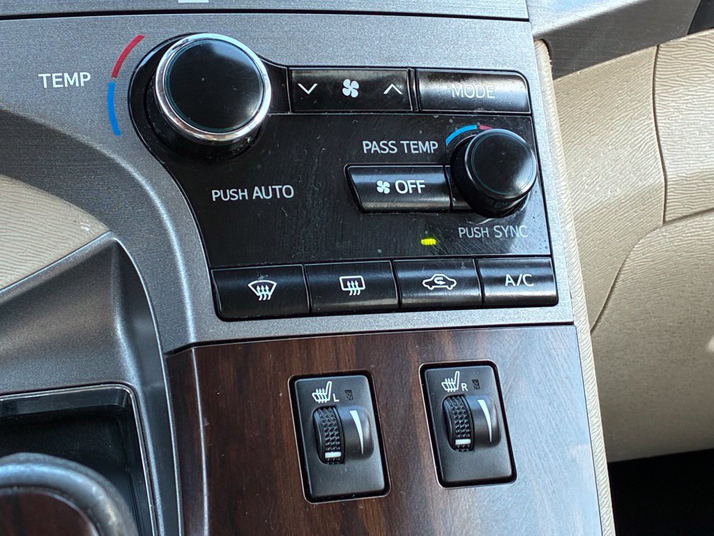 Used 2014 Toyota Venza XLE w/ XLE Premium Package FWD image 21
