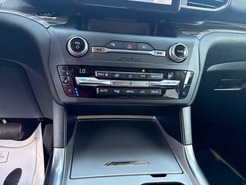 Used 2020 Ford Explorer Limited RWD image 21