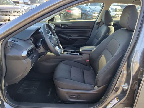 Used 2024 Nissan Altima 2.5 SV image 26