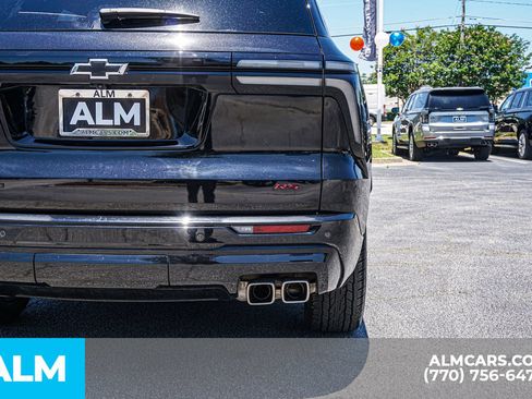 Used 2024 Chevrolet Traverse RS AWD/4WD image 17