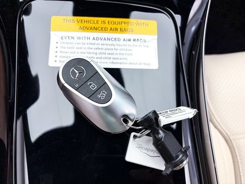 Used 2024 Mercedes-Benz C 300 Sedan image 29