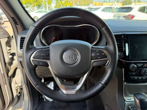 Used 2021 Jeep Grand Cherokee Laredo X RWD image 28