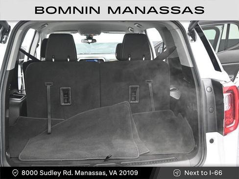 Used 2023 GMC Acadia SLE w/ Driver Convenience Package image 11