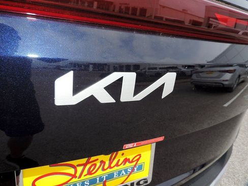New 2026 Kia Carnival FWD image 10