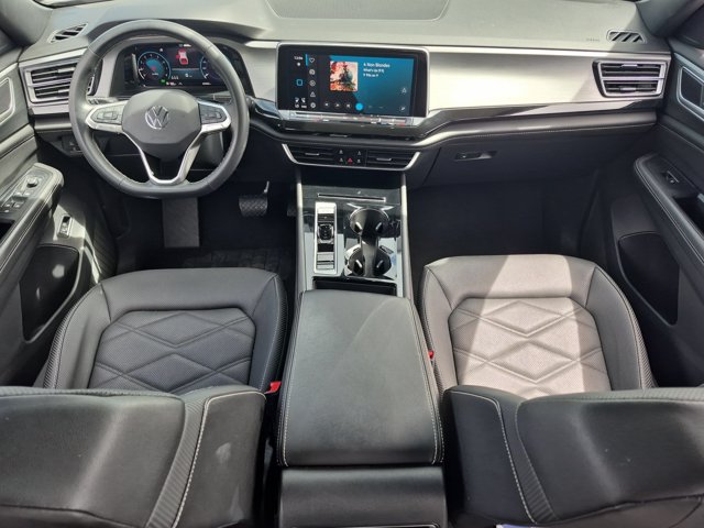Used 2025 Volkswagen Atlas Cross Sport SE FWD image 25