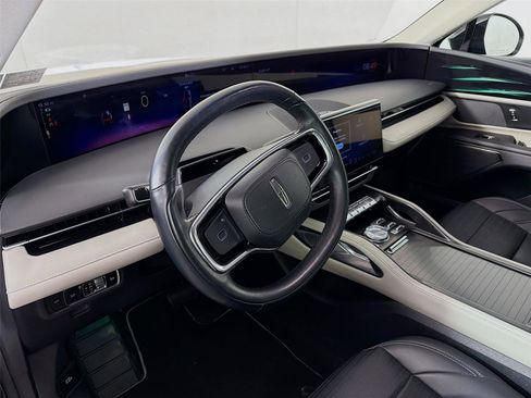 Used 2024 Lincoln Nautilus Reserve image 9