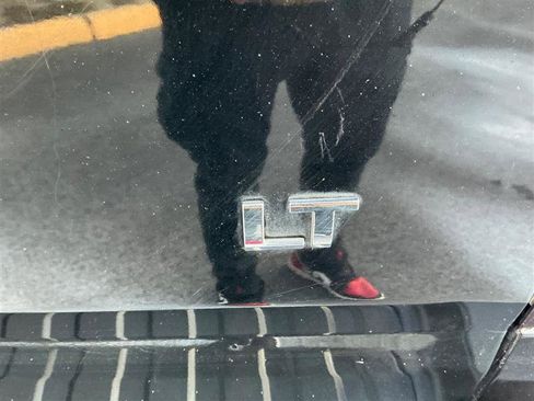 Used 2017 Chevrolet Colorado LT w/ Midnight Edition image 17