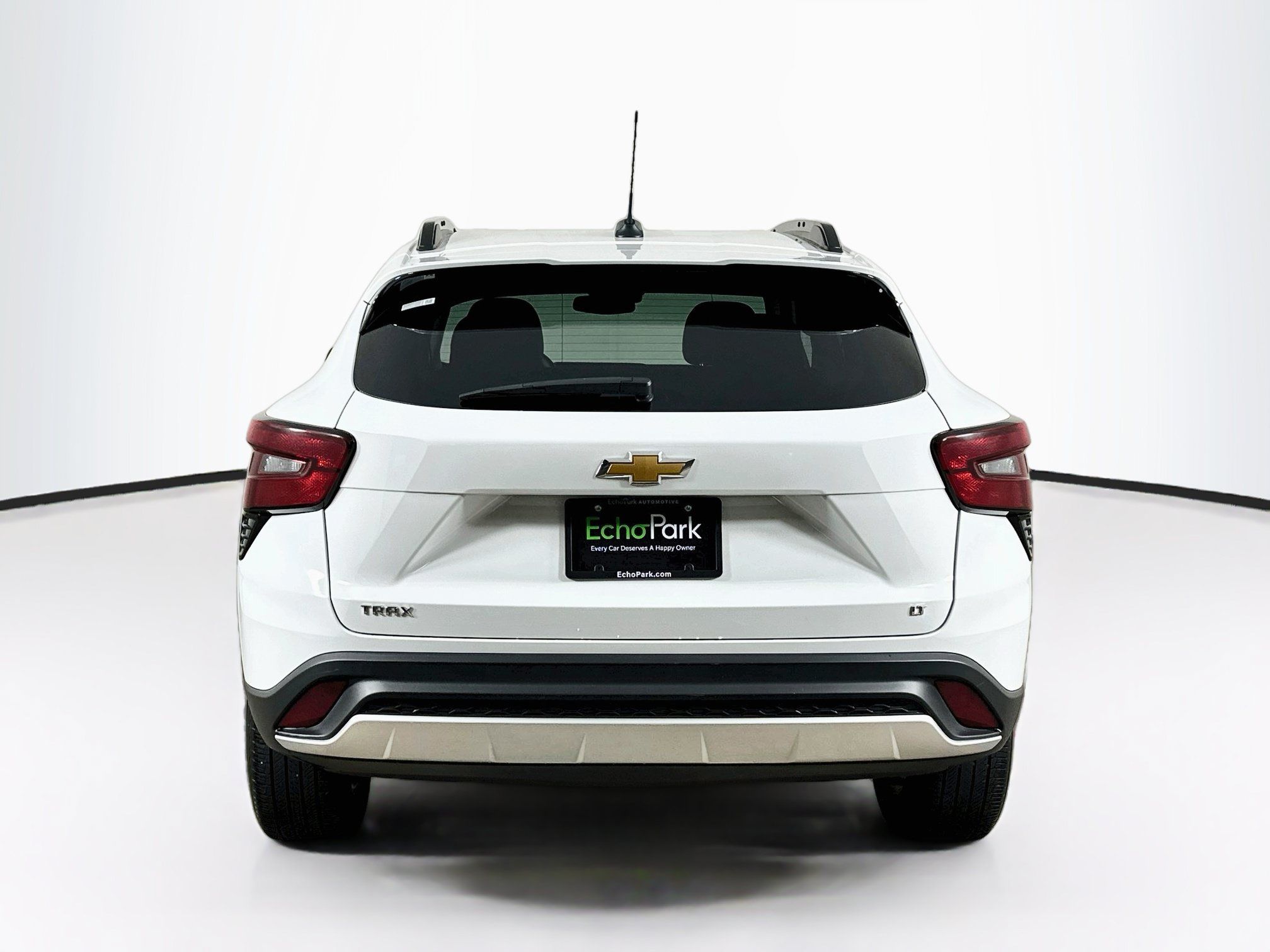 Used 2025 Chevrolet Trax LT w/ LT Convenience Package FWD image 7