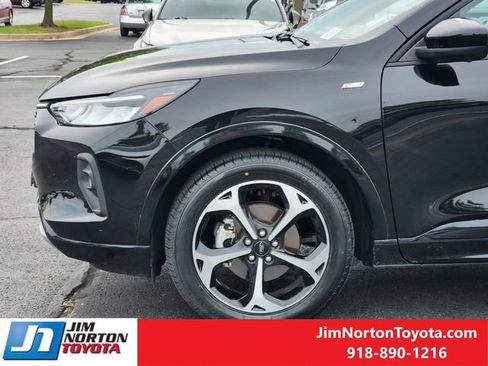 Used 2023 Ford Escape ST-Line Select w/ Tech Pack #2 AWD/4WD image 9