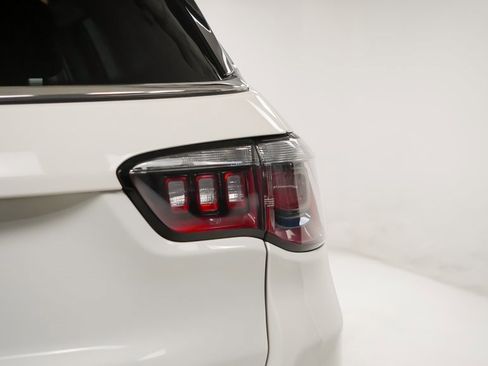 Used 2018 Jeep Compass Latitude w/ Popular Equipment Group image 13