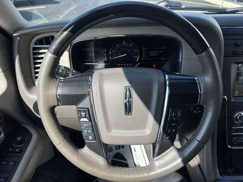 Used 2016 Lincoln Navigator L Select image 11