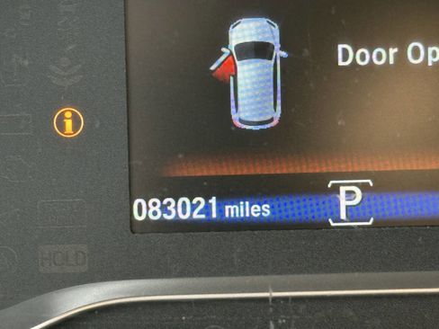 Used 2018 Honda Pilot Touring image 6