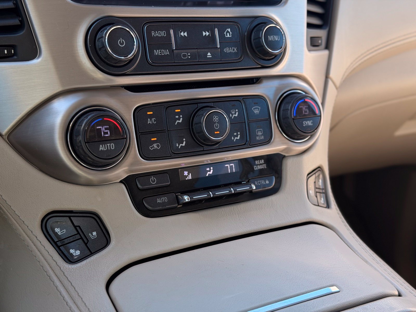 Used 2018 GMC Yukon XL Denali w/ Open Road Package AWD/4WD image 51