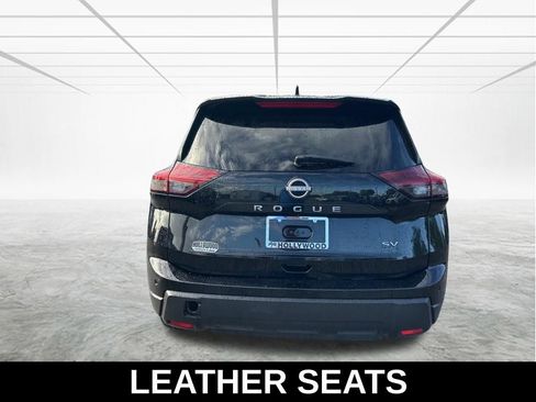 Used 2024 Nissan Rogue SV image 6