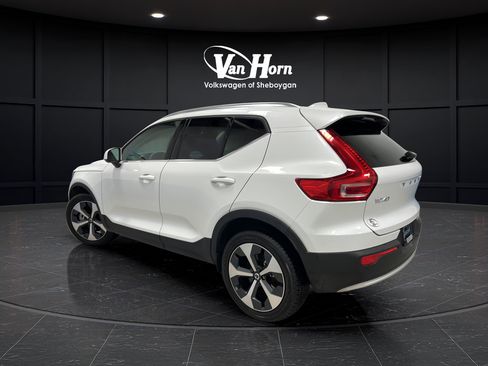 Used 2023 Volvo XC40 B5 Plus w/ Driver Assist Package AWD/4WD image 5