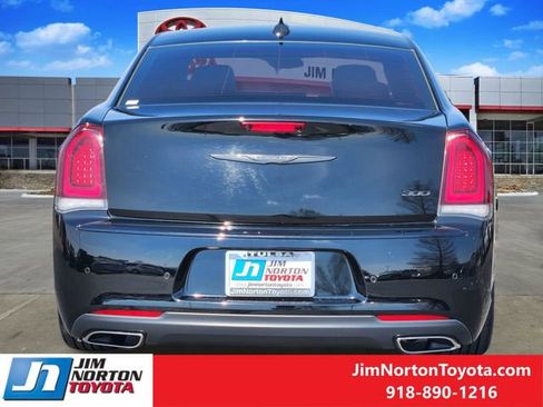 Used 2023 Chrysler 300 Touring L w/ Popular Equipment Group RWD image 7