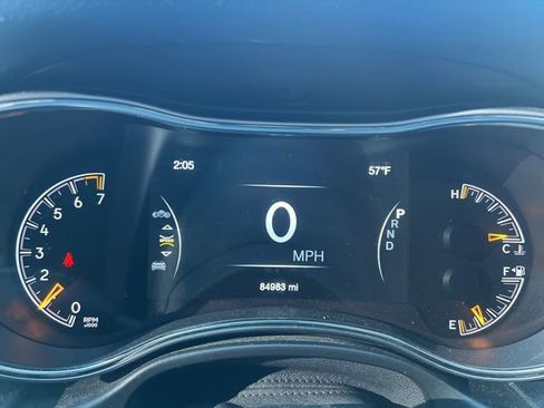 Used 2022 Jeep Grand Cherokee Laredo X image 35