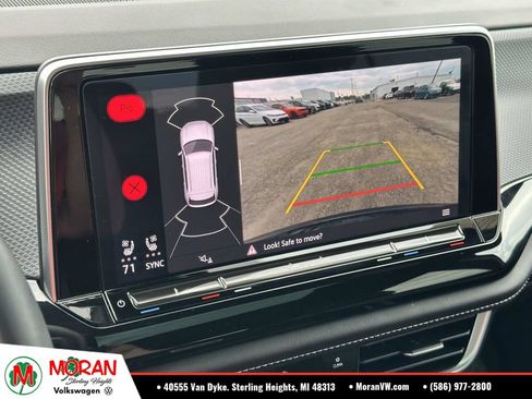Certified 2024 Volkswagen Atlas Cross Sport SEL R-Line AWD/4WD image 27