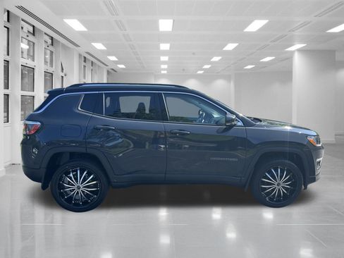 Used 2018 Jeep Compass Limited AWD/4WD image 4