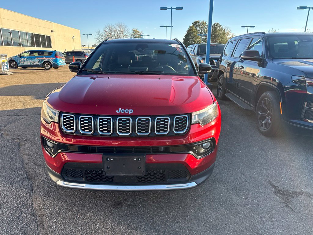 Used 2025 Jeep Compass Limited AWD/4WD image 3