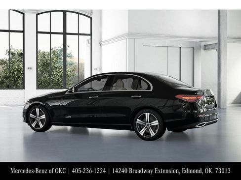 Used 2025 Mercedes-Benz C 300 Sedan image 31