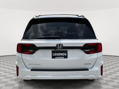 Certified 2025 Honda Odyssey Touring image 4