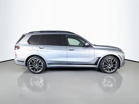Certified 2024 BMW X7 xDrive40i w/ M Sport Package AWD/4WD image 8