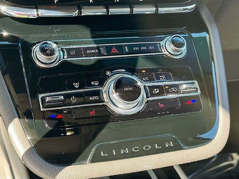 Used 2022 Lincoln Corsair FWD image 15
