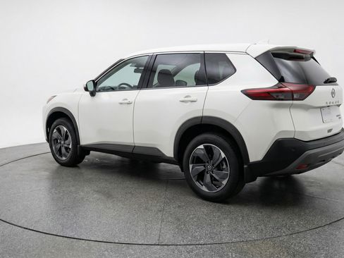Used 2025 Nissan Rogue SV image 6