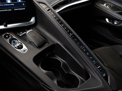 Used 2020 Chevrolet Corvette Stingray Premium Cpe w/ 3LT image 34