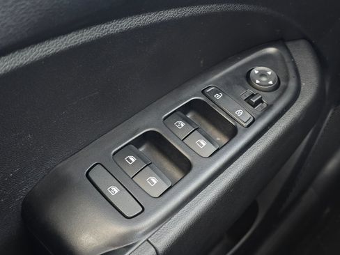 Used 2025 Hyundai Venue SEL FWD image 22