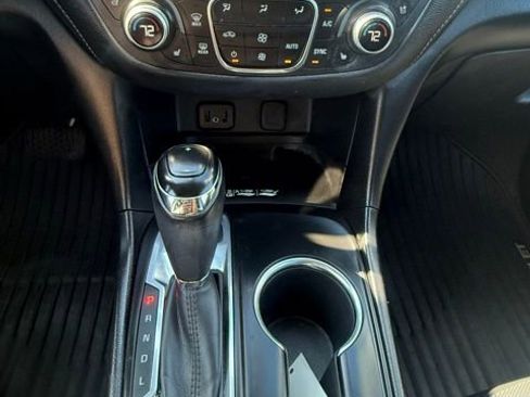 Used 2018 Chevrolet Equinox Premier image 28