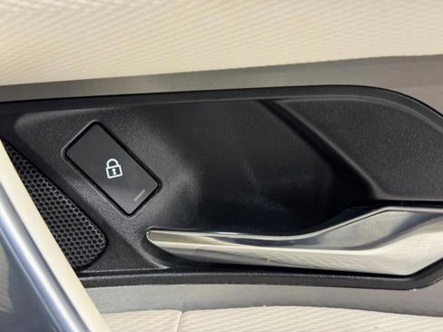 Used 2023 Land Rover Discovery Sport SE R-Dynamic image 22