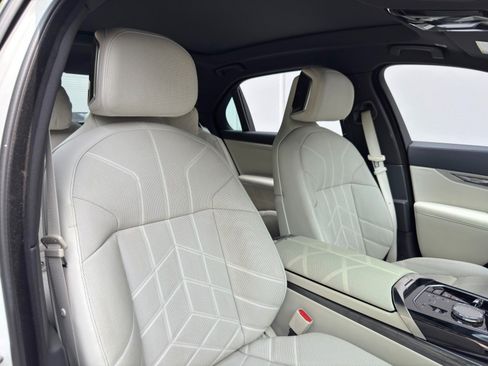 Used 2023 BMW i7 xDrive60 AWD/4WD image 50