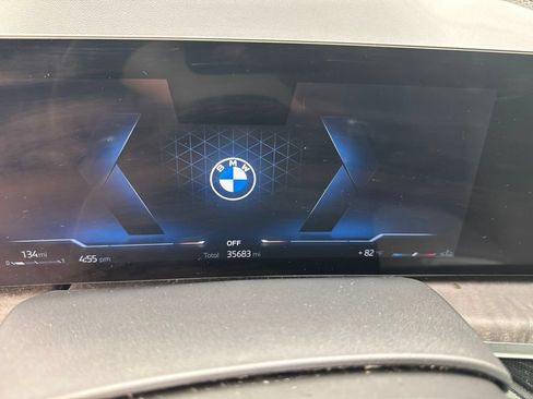 Used 2025 BMW X5 xDrive40i w/ M Sport Package AWD/4WD image 2